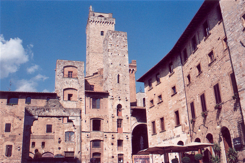 Piazza della Cisterna Torri degli Ardinghelli & Torre Grossa