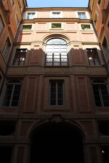 Palazzo Pubblico courtyard