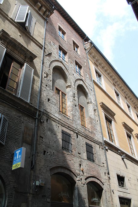On Banchi di Sopra