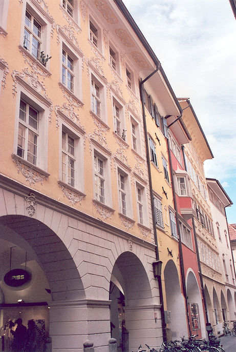 Via dei Portici/Laubengasse