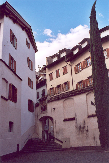 Chiesa dei Francescani/Franziskanerkirche entrance courtyard