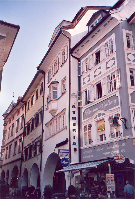 Via Johann Wolfgang von Goethe/Johann-Wolfgang-Von-Goethe-Strasse