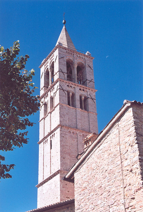Basilica di Santa Chiara campanile