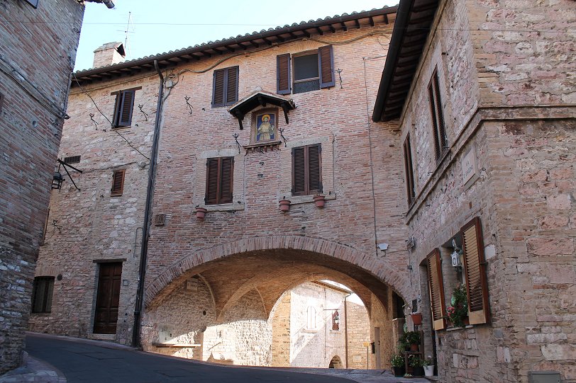 Via San Giacomo, Vicolo Superiore Sant'Andrea & Via Metastasio