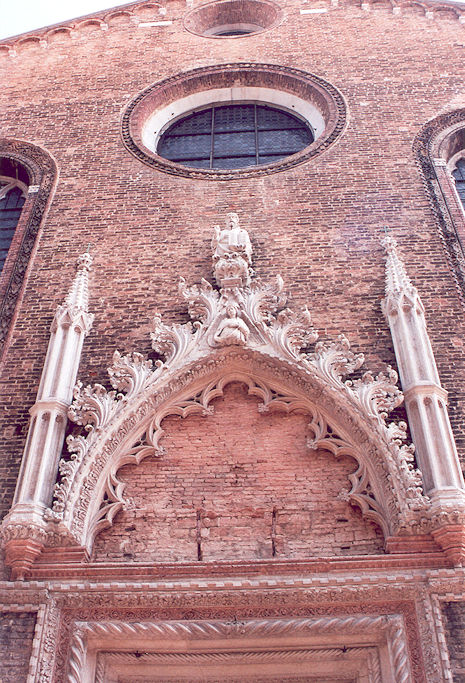 Chiesa di Santo Stefano portal