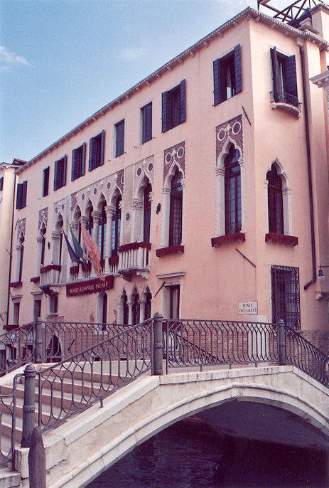 Palazzo Zorzi Liassidi & Ponte dei Greci