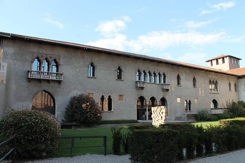 Castelvecchio courtyard