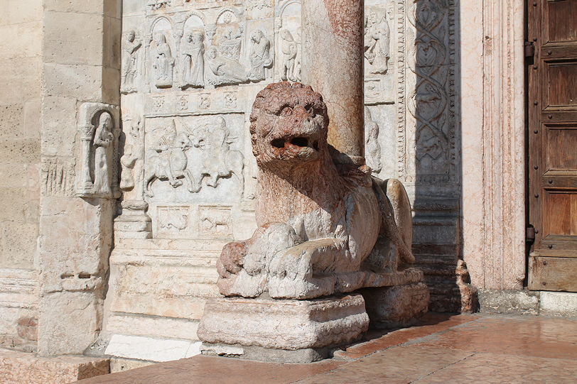 Basilica di San Zeno Maggiore prothyrum lion