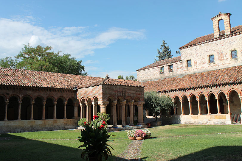 Basilica di San Zeno Maggiore cloister