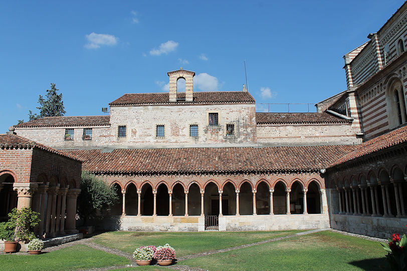 Basilica di San Zeno Maggiore cloister