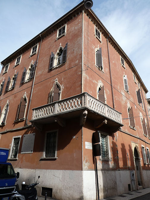 On the corner of Via Leoncino & Via Giovanni Battista Malenza