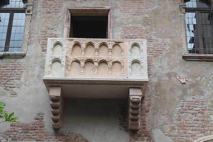 Casa di Giulietta, a famous balcony