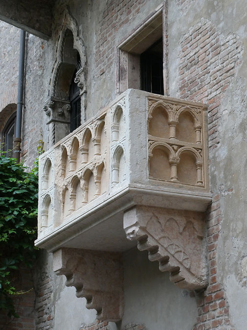 Casa di Giulietta, a famous balcony