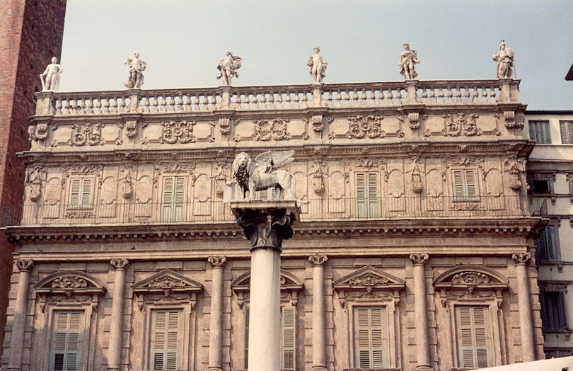 Palazzo Maffei