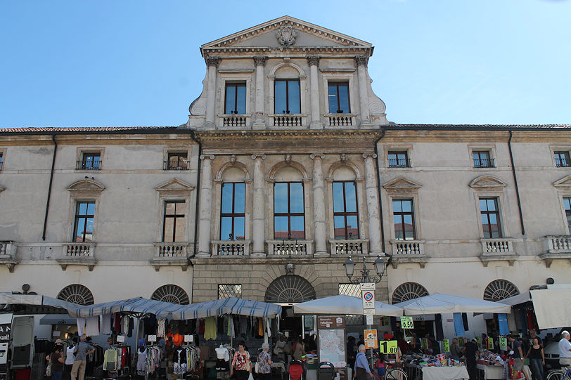 Palazzo Piovini