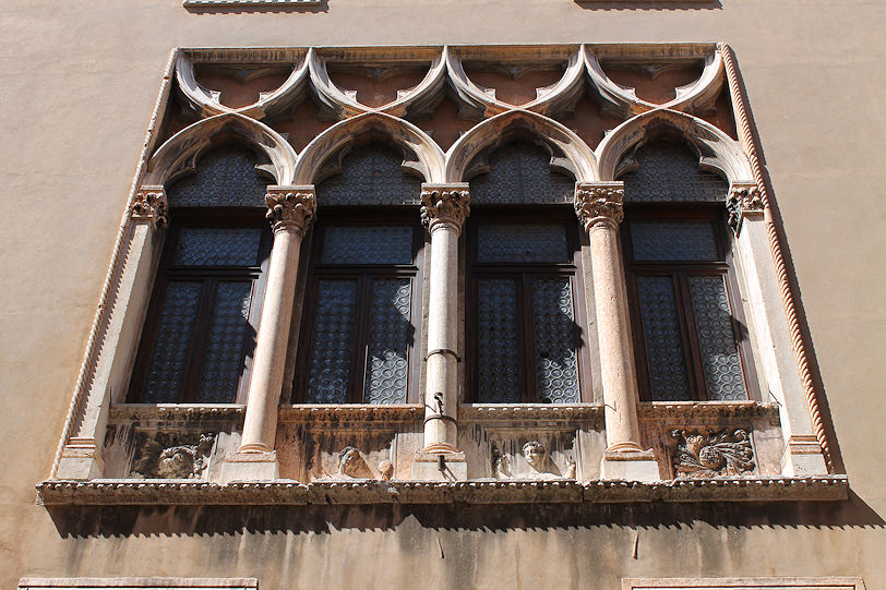 Palazzo da Porto Breganze window