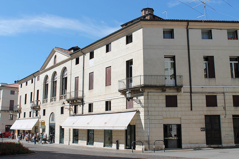 Piazza del Castello