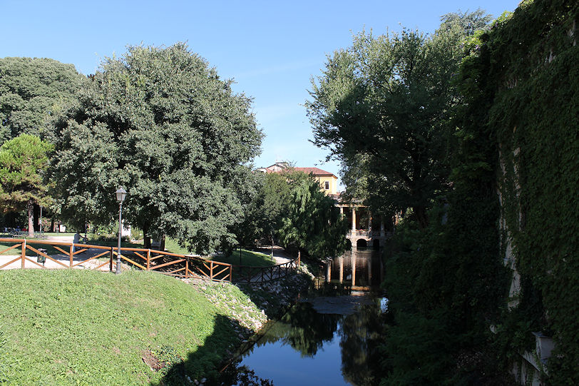Salvi Gardens with Loggia Valmarana