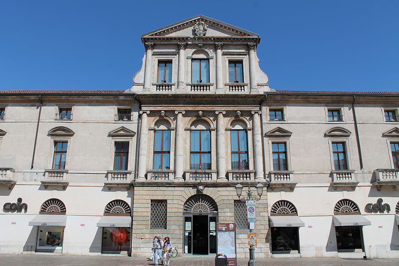 Palazzo Piovini
