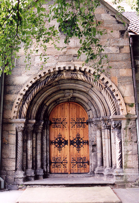 Mariakirken portal