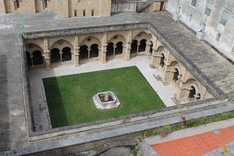 Sé Velha Cloister