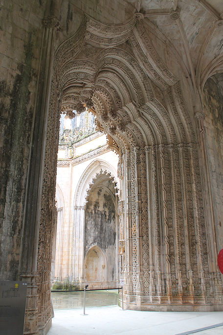 Santa Maria da Vitória Monastery Capelas imperfeitas