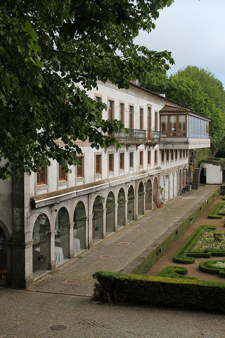 On Largo do Santuário do Bom Jesus
