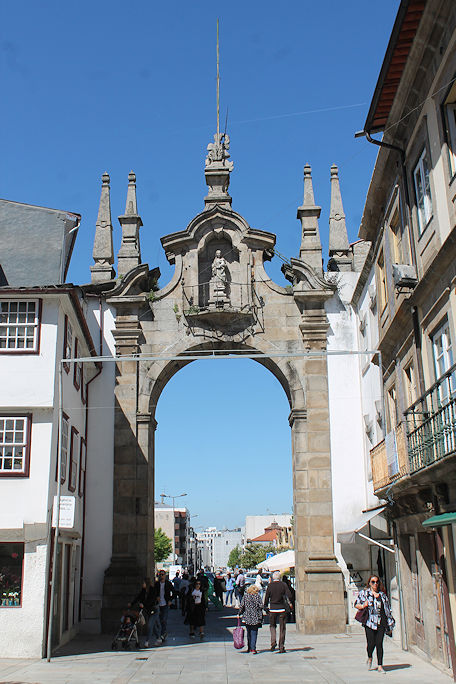 Arco da Porta Nova