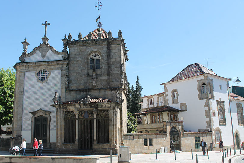 Igreja de São João do Souto & Casa e Capela dos Coimbras