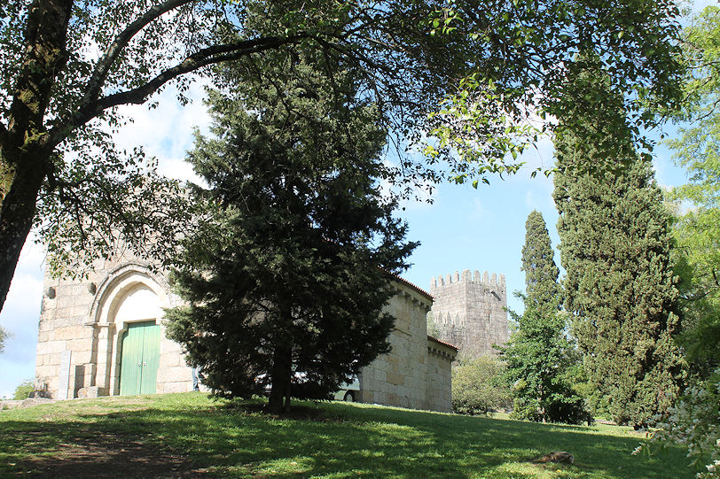 Igreja de São Miguel do Castelo & Castelo