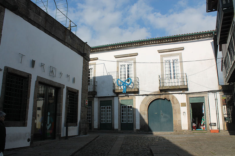 Praça São Tiago & Rua de Santa Maria