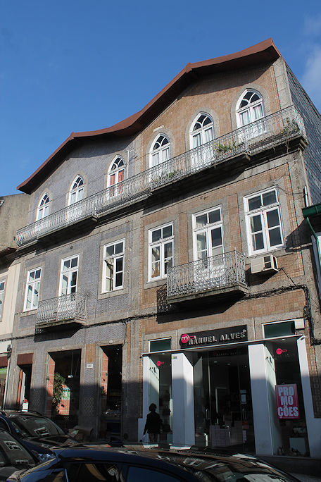 On Rua de Gil Vicente