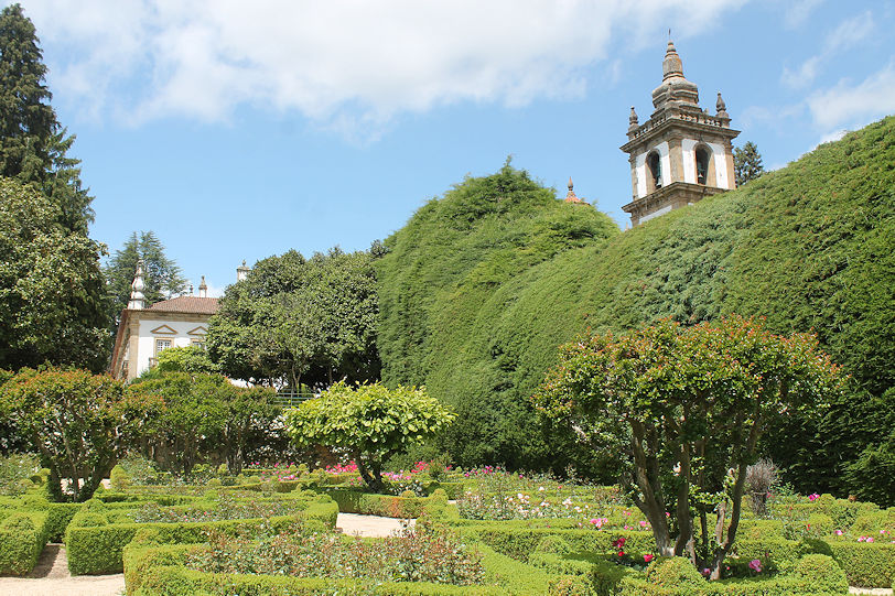 Casa de Mateus garden