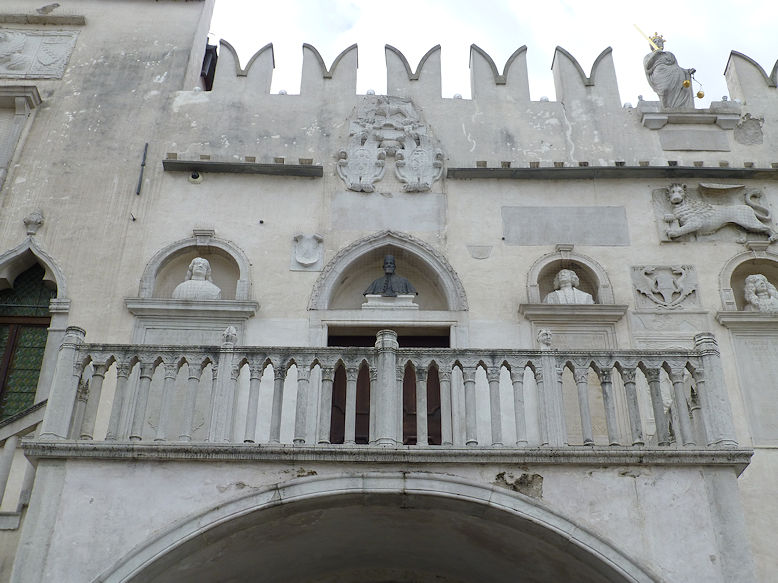 Pretorska palača / Palazzo Pretorio