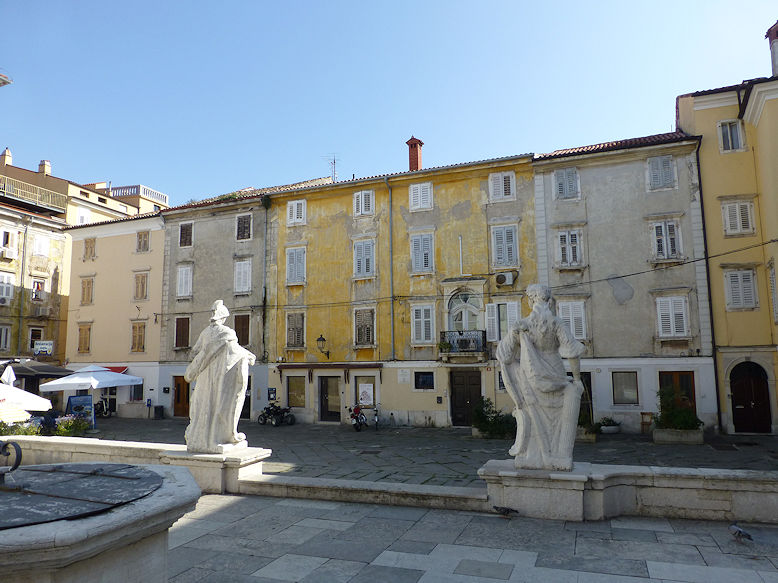 Prvomajski trg / Piazza 1. Maggio