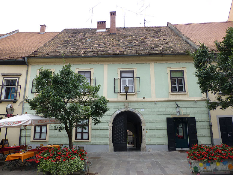 On Prešernova ulica