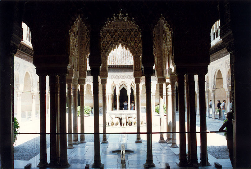 Patio de los Leones
