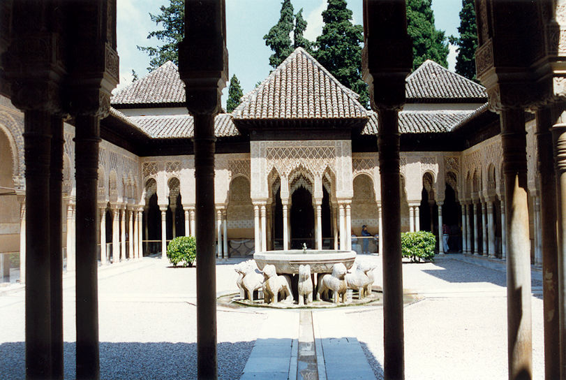 Patio de los Leones