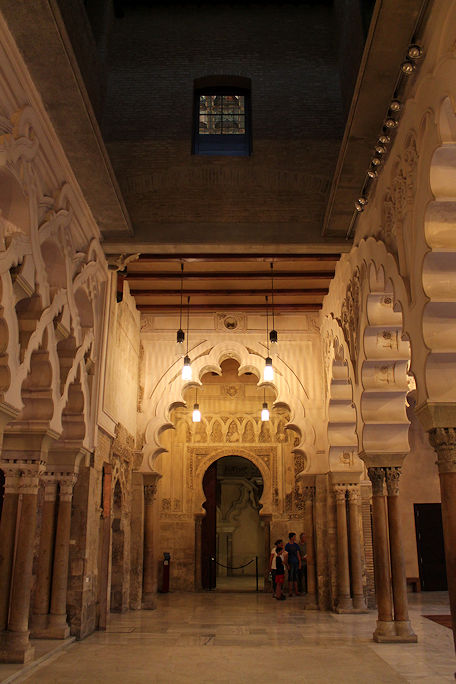 Palacio de la Aljafería pórticos norte