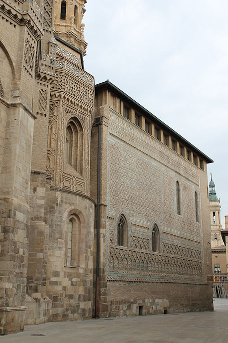 Seo apse & Parroquieta wall