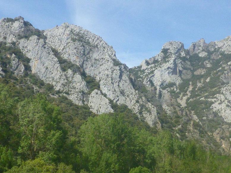 Mountains by Castro Cillorigo