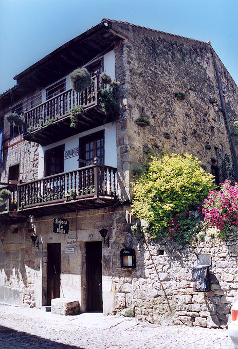 On Calle de La Carrera