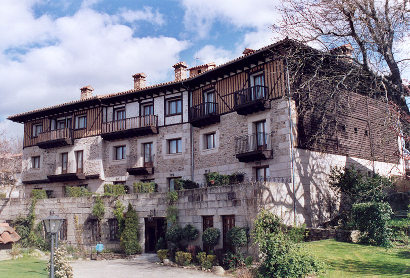 Houses on Carretera Mogarraz