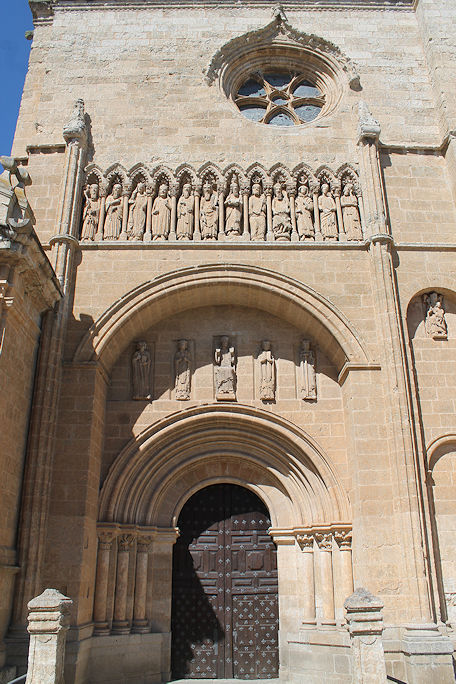 Santa María Cathedral Puerta de las Cadenas