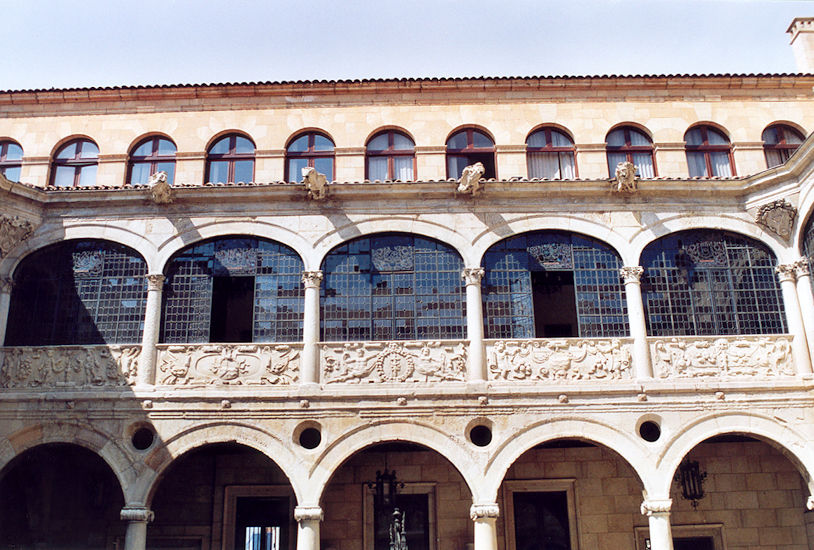 Guzmanes Palace Patio