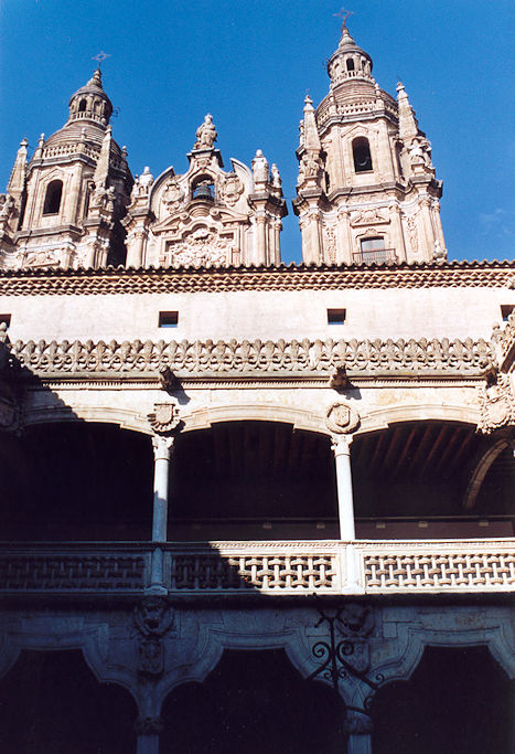 Casa Conchas & Clerecía