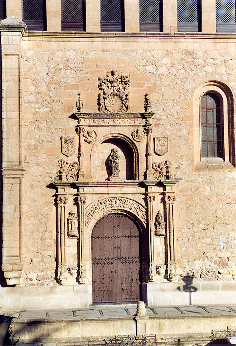 Dueñas Convent portal