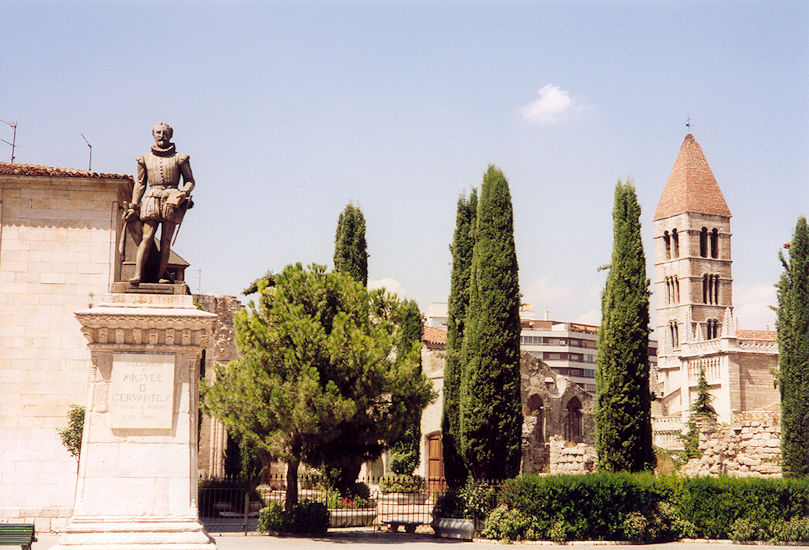 Cervantes statue & Santa María la A.