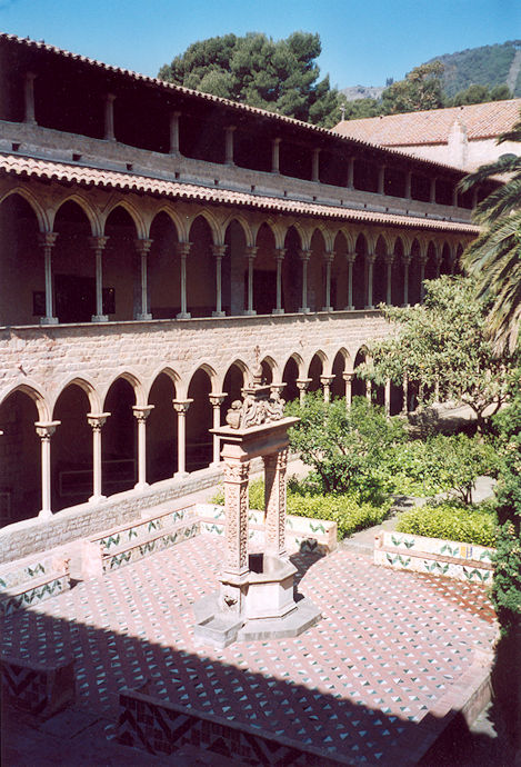 Pedralbes Monastery cloister
