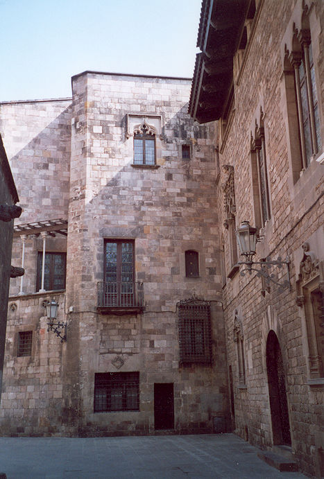 Carrer de la Pietat : Casa dels Canonges
